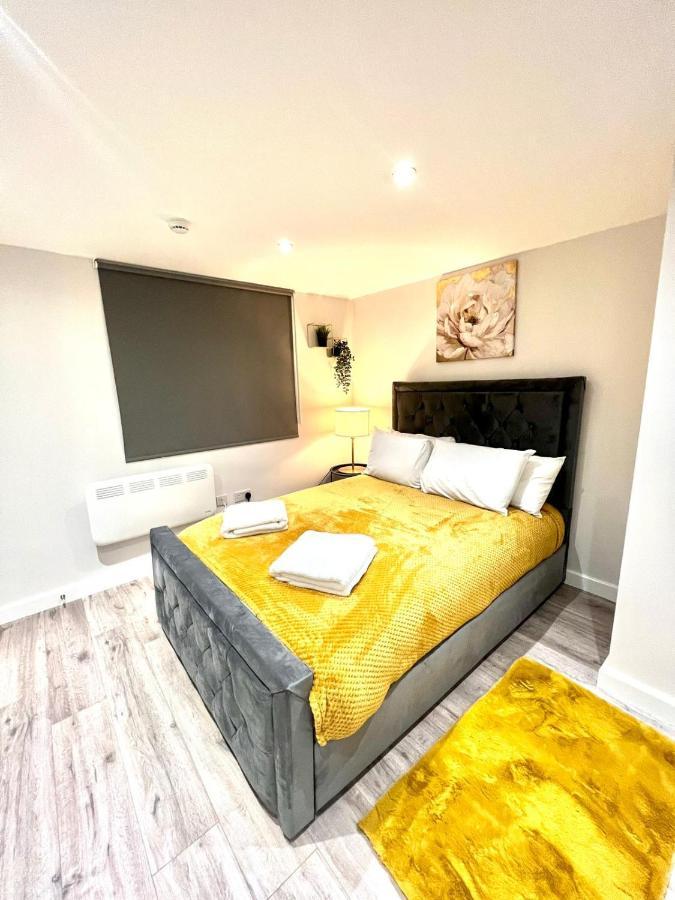 Feltham Golden Residences - Oakway מראה חיצוני תמונה