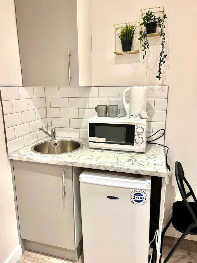 Feltham Golden Residences - Oakway מראה חיצוני תמונה