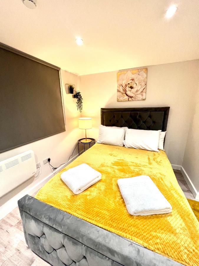 Feltham Golden Residences - Oakway מראה חיצוני תמונה